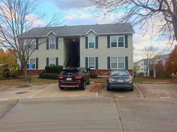 149 Old Buggy Ct #B, Saint Charles, MO 63304