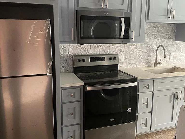 1009 S Avenue B #1 — Photo 4