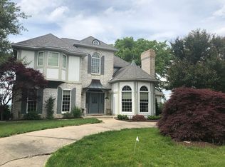 13 Seminole Dr, Columbia, IL 62236