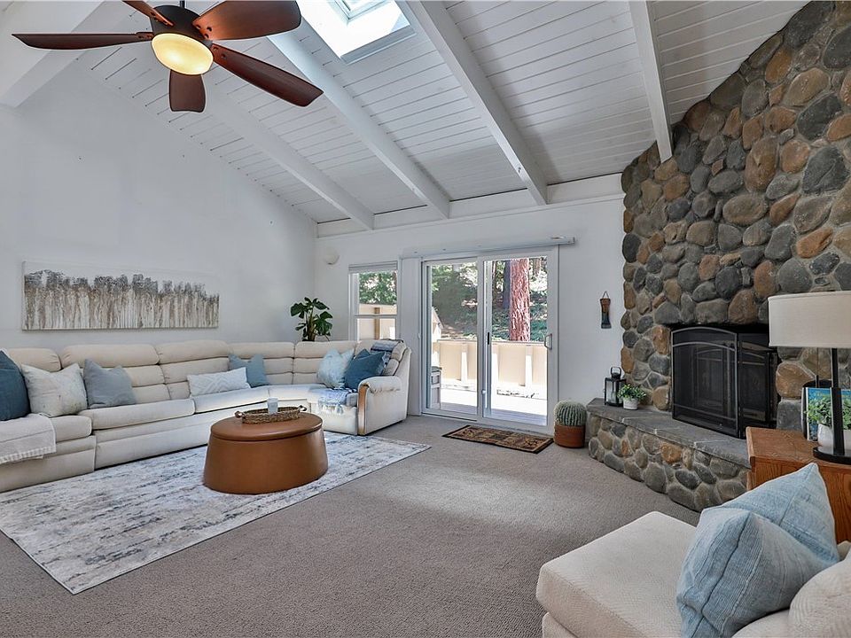 1st image of 321 Ski Way #105