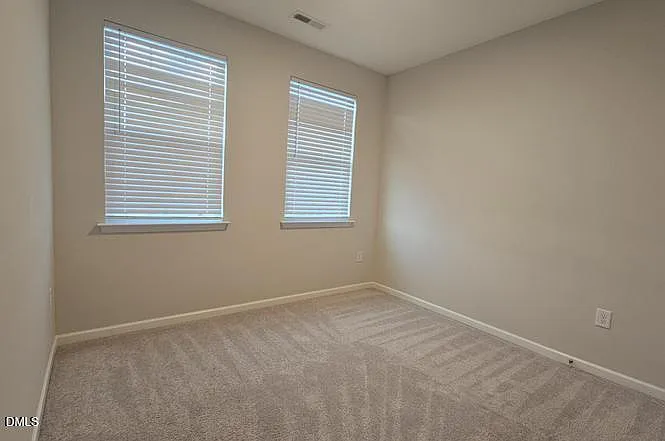 1038 Manorhaven Dr — Photo 9