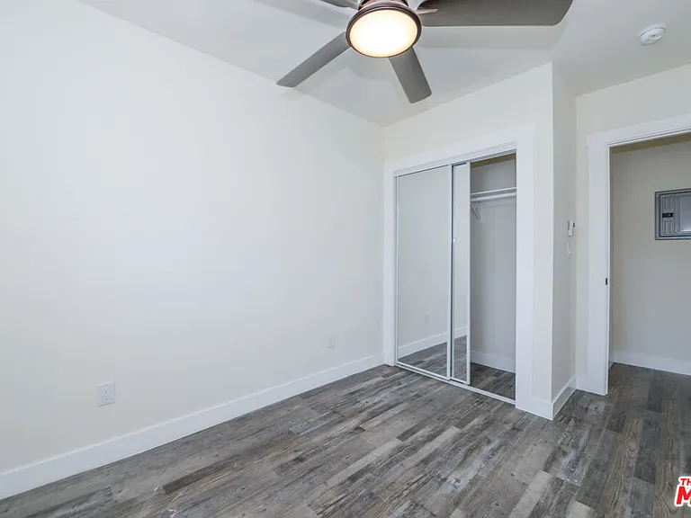 520 W 82nd St #524-1/4 — Photo 6