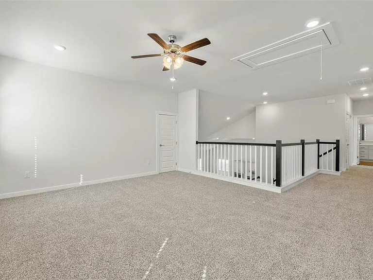 113 Shadow Oak Cv — Photo 27