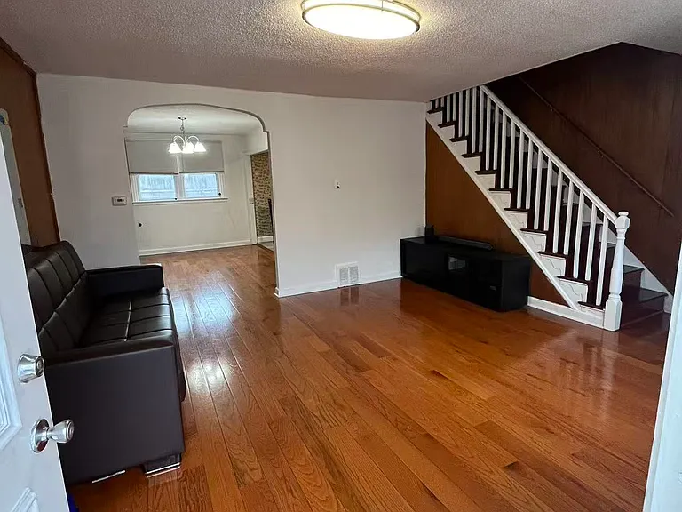 6650 Tackawanna St — Photo 3
