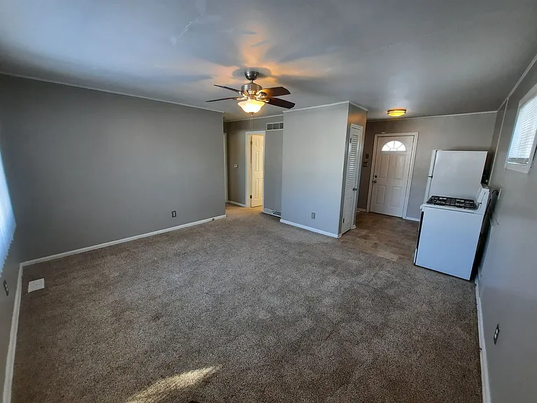 2319 Williams St — Photo 21
