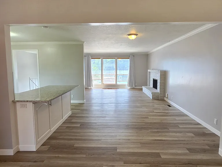 5557 S 2200 W — Photo 14