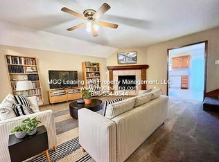 519-525 N Foxridge Dr, Raymore, MO 64083