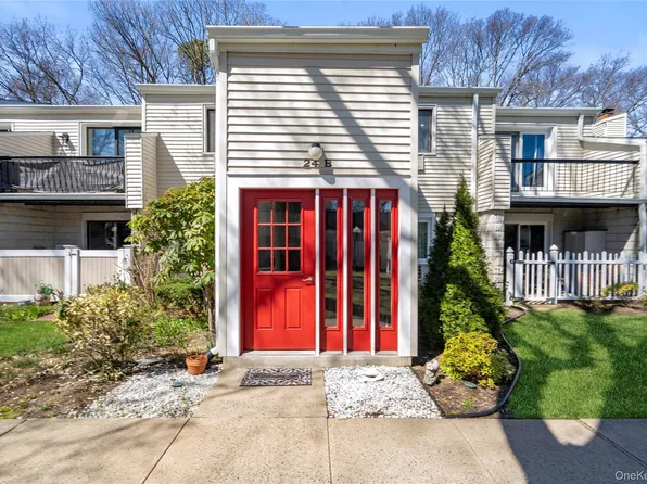24 Richmond Boulevard #4B, Ronkonkoma, NY 11779