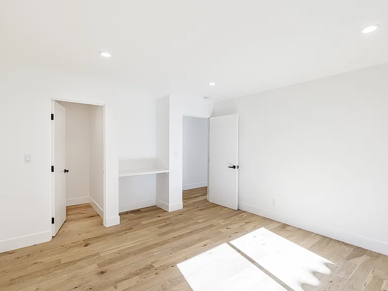 1657 Malcolm Ave — Photo 13