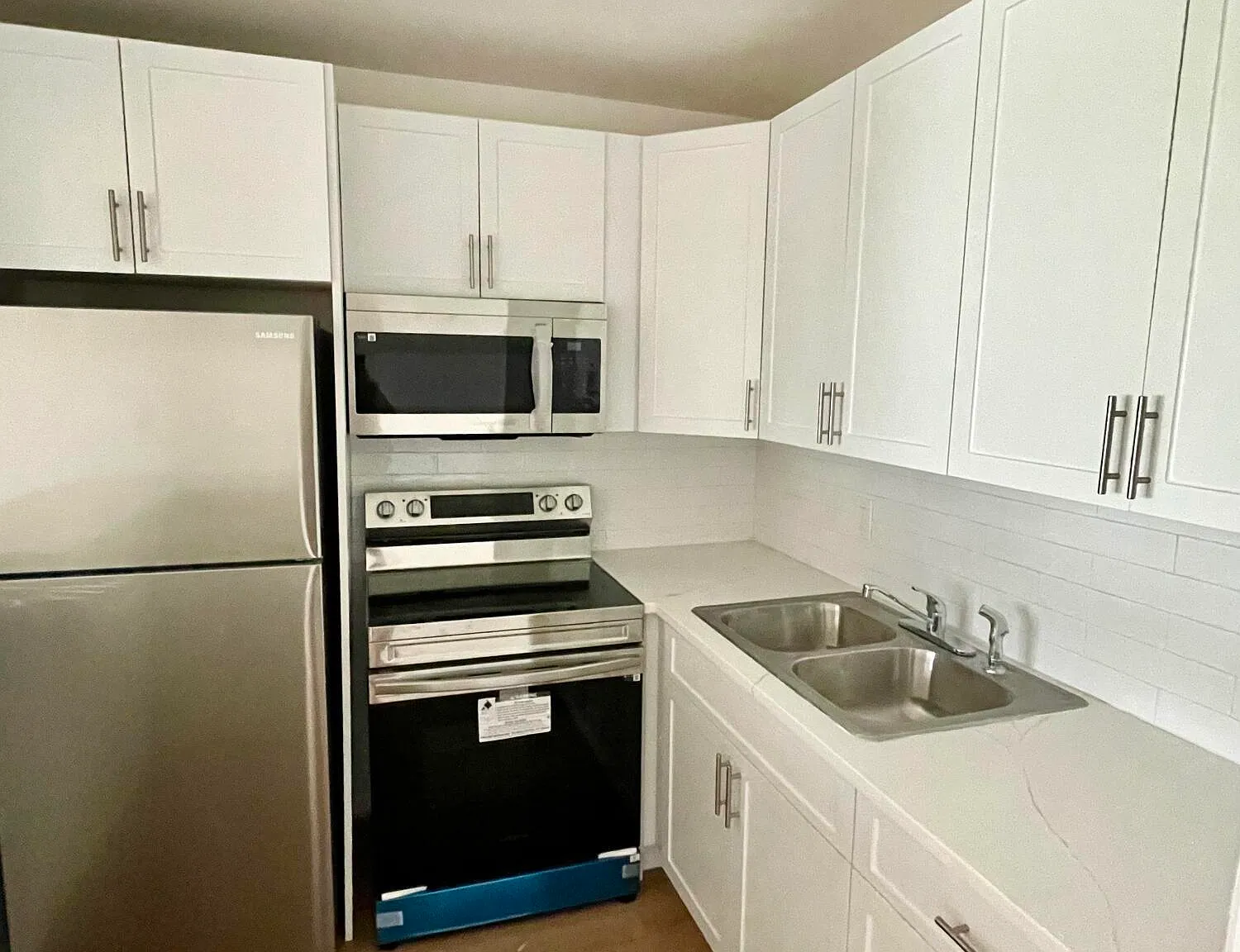 1 bed, 1.0 bath, 702 sqft, $1,550 — Photo 2