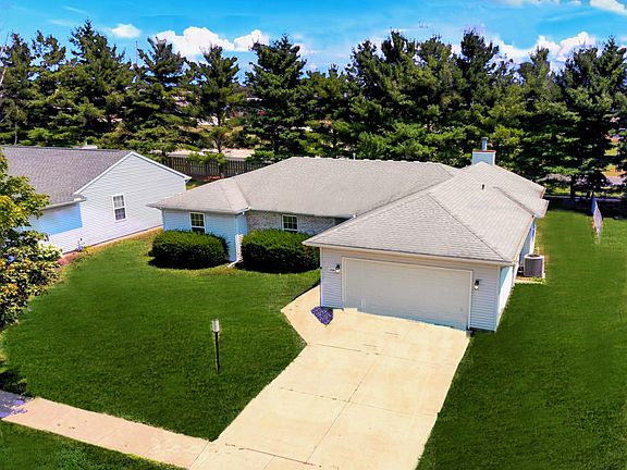 3rd image of 1704 Nancy Beth Dr