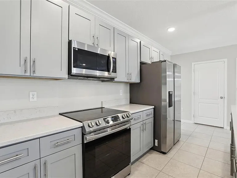 2410 Park Ave — Photo 8