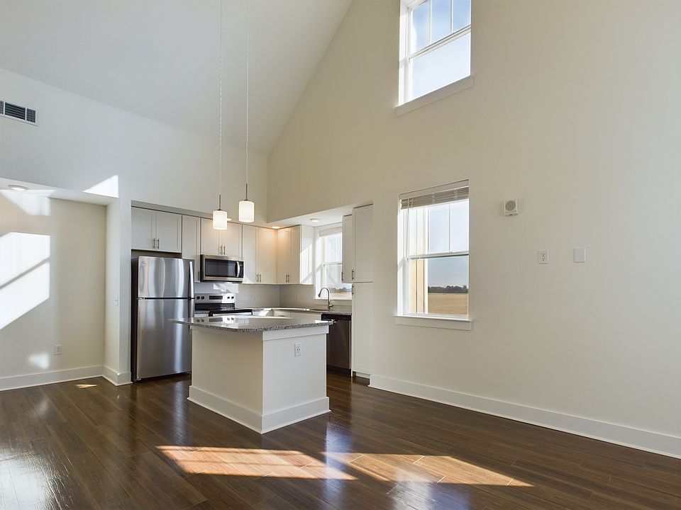 1st image of 470 Arsdale Ave #29-202