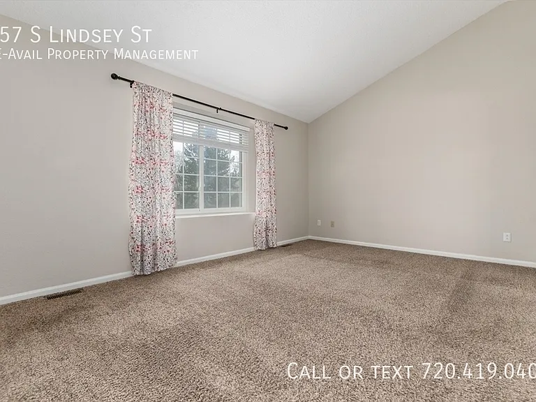 157 S Lindsey St — Photo 31