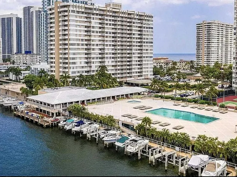 1965 S Ocean Dr #9Q — Photo 6