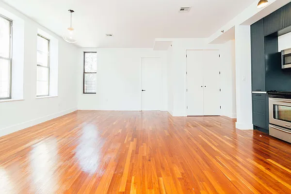 Rented by Nooklyn NYC LLC | media 23