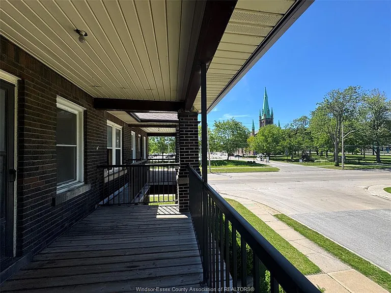 290 Vista Pl #4 — Photo 8