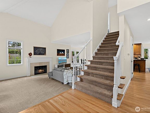 5th image of 1051 Laforest Drive SE
