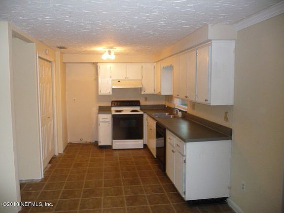 3rd image of 2710 Julie Ln