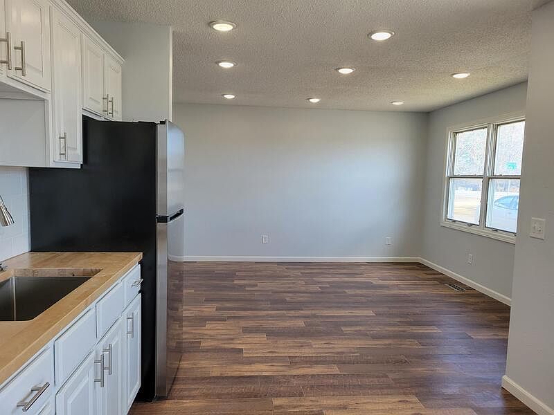 1st image of 2251 Fairfax Dr