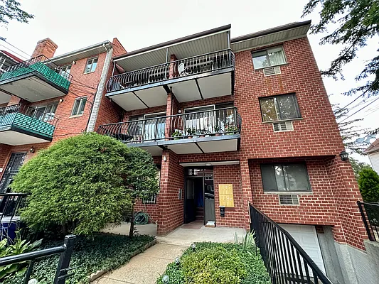 Rented by LRGNY Group, Inc. | media 29
