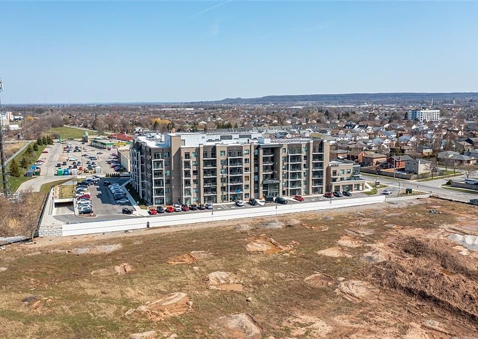 1st image of 5055 Greenlane #610