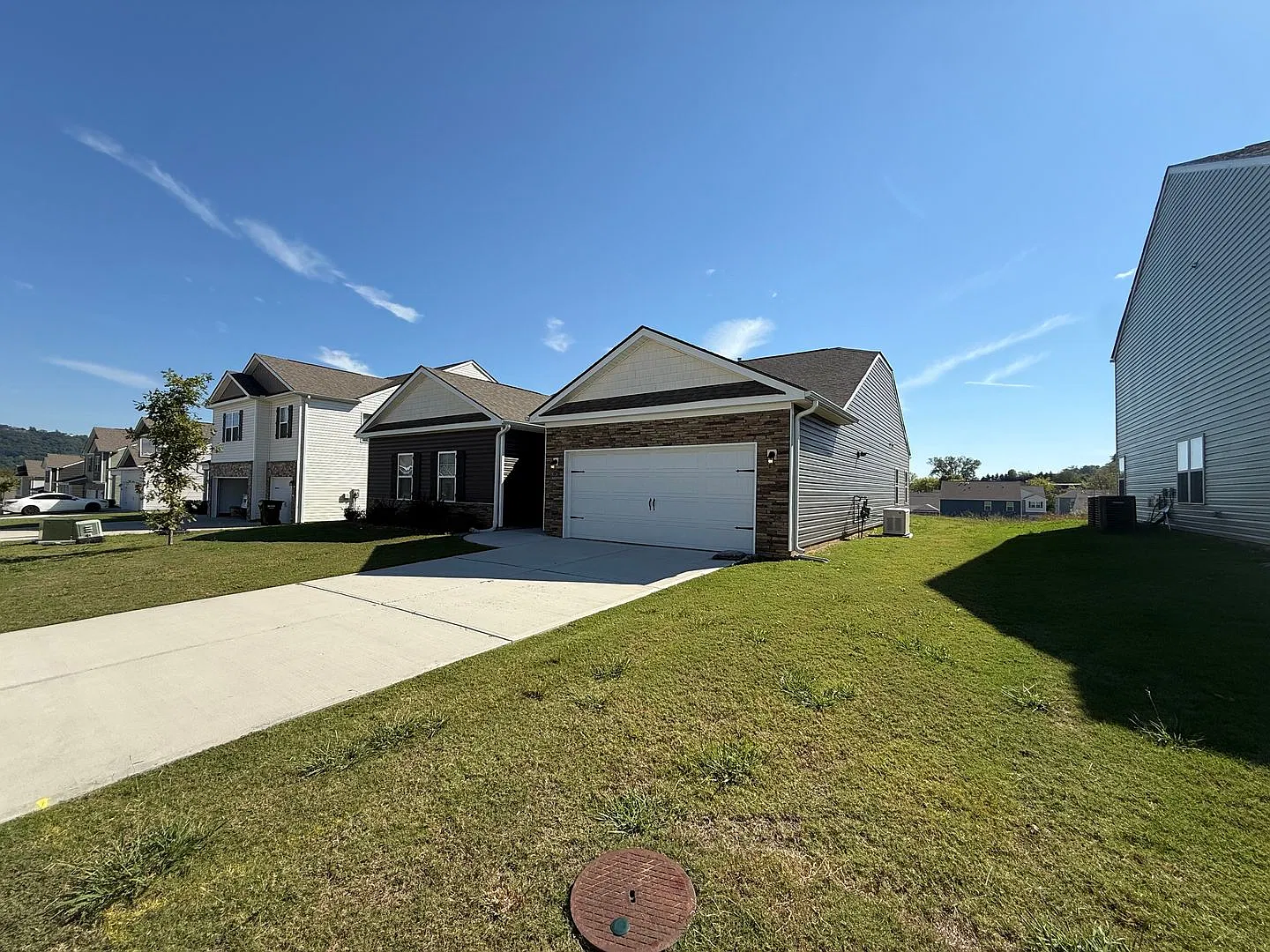 Spacious 4-Bedroom Home In Ooltewah — Photo 2