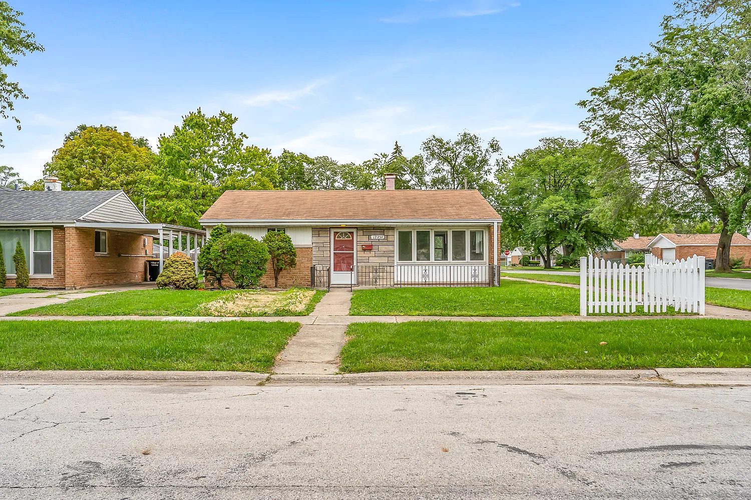 17257 Park Ave photo 1