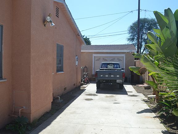 3rd image of 2230 S Rosewood Ave