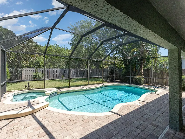 3236 Helmsdale Ct — Photo 33