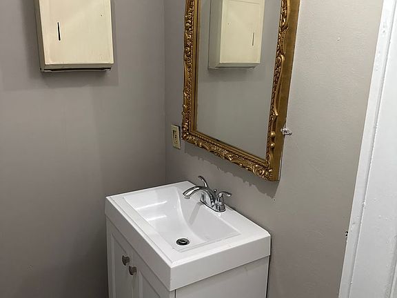 3rd image of 407 W Moore St #2