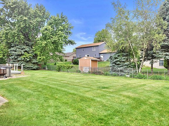 3rd image of 4315 Tanglewood Dr
