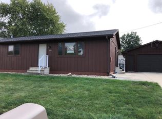 239 Upland Dr, Waterloo, IA 50701