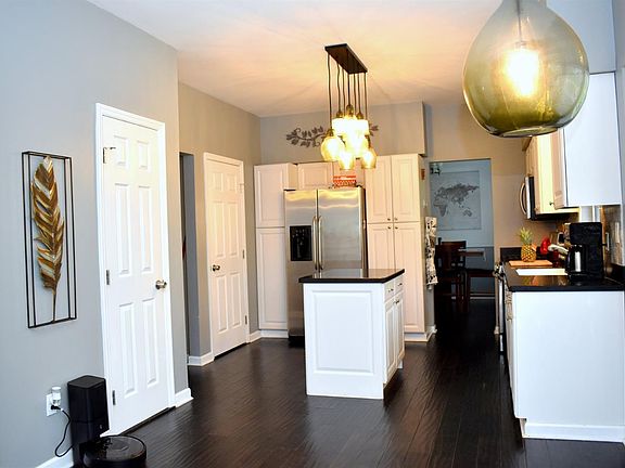 4th image of 8982 Steeplechase Way