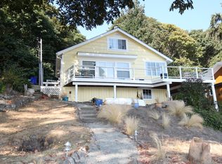 10091 SW Northilla Rd, Vashon, WA 98070