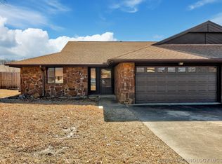 6703 Abbey Rd, Bartlesville, OK 74006