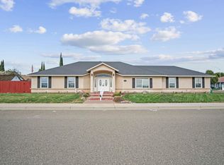 845 Pointe Lourose Ave, Gustine, CA 95322