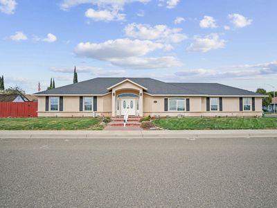 845 Pointe Lourose Ave, Gustine, CA, 95322