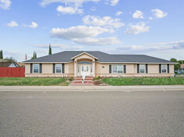 845 Pointe Lourose Ave, Gustine, CA 95322