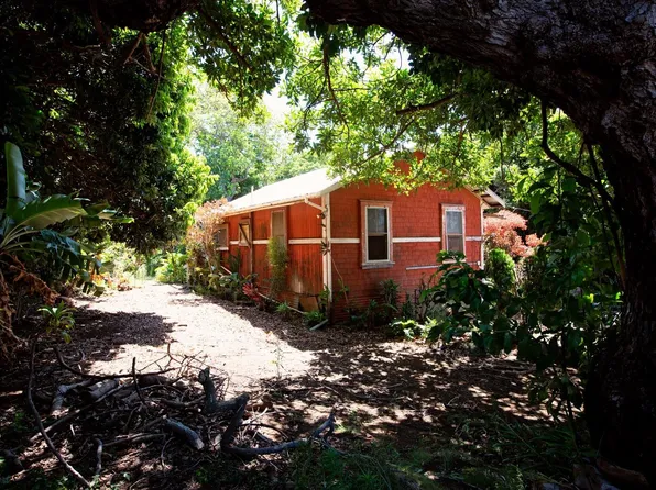 1042 Makawao Ave, Makawao, HI 96768