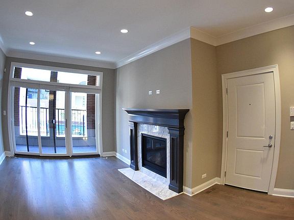 3rd image of 878 W Lill Ave
