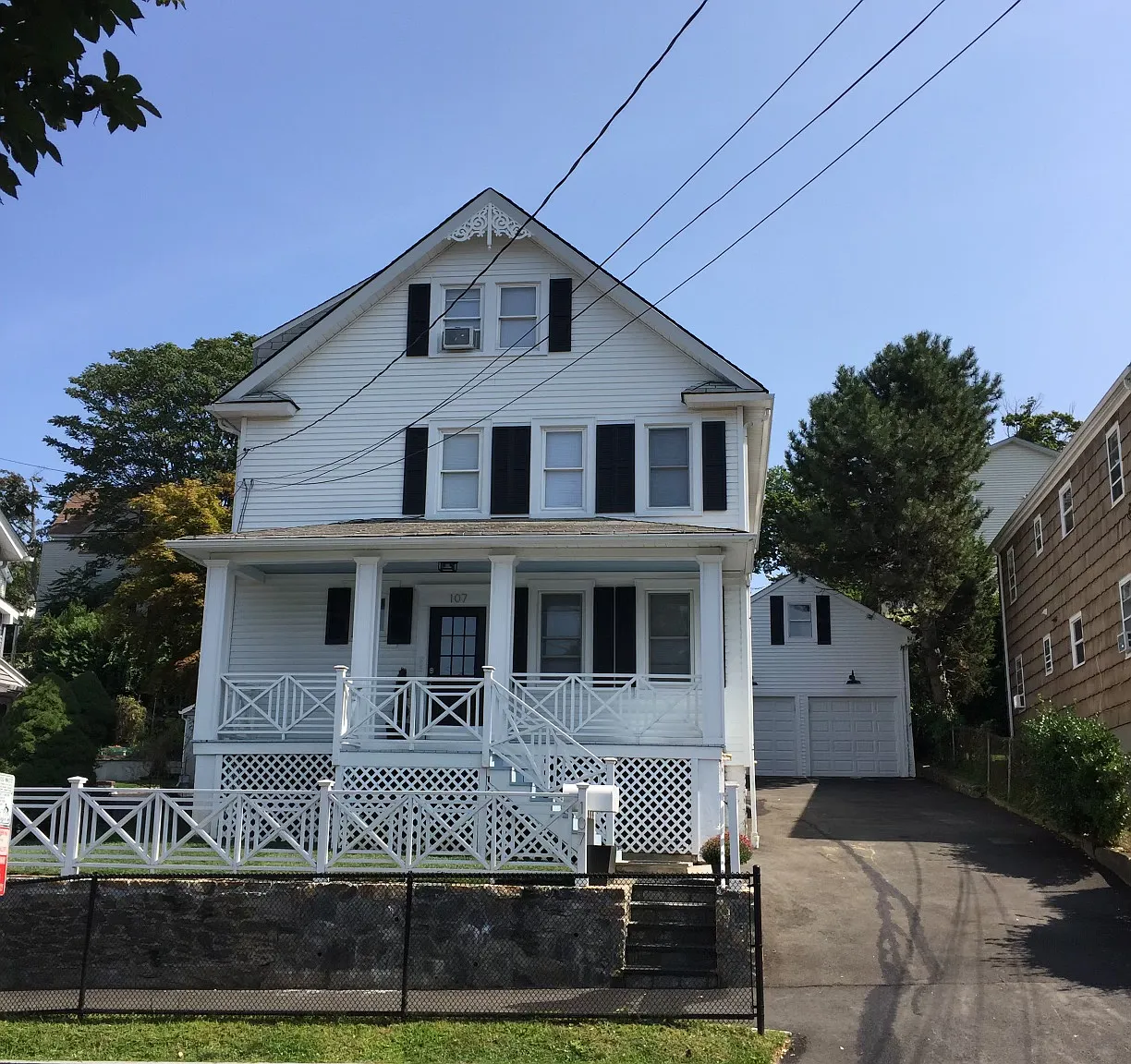 3 bed, 1350 sqft, $3,950 — Photo 1