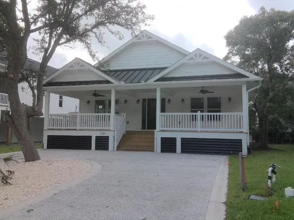 110 NE 27th Street, Oak Island, NC 28465