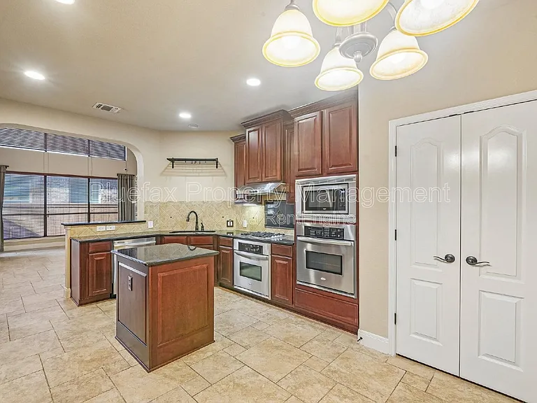 7654 Culebra Valley — Photo 10