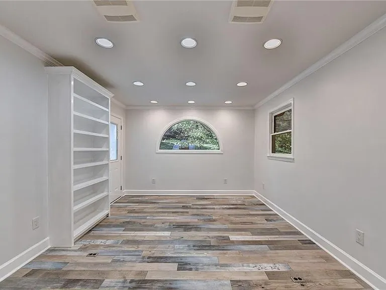 1227 Sheridan Rd NE — Photo 19