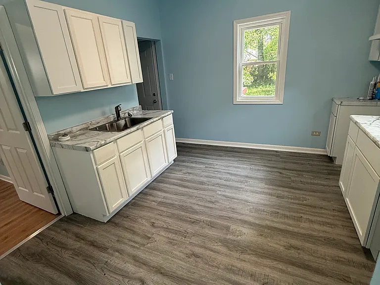 963 Lane St — Photo 10