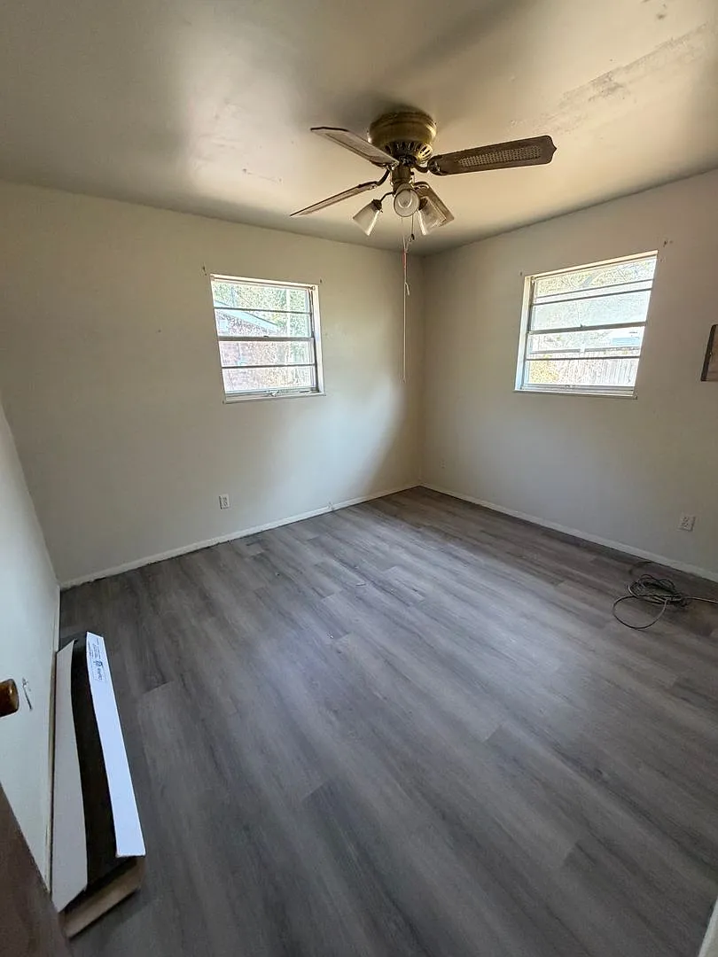2 Bedroom 1 Bath Home for RENT — Photo 3