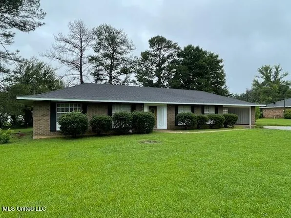 107 Oak Park Dr, Forest, MS 39074