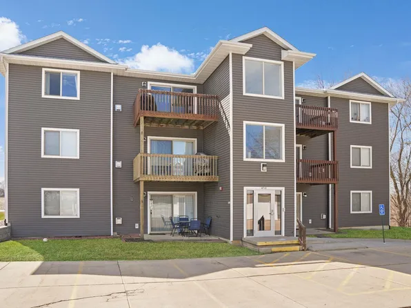 4712 Chadwick Rd Unit 9, Cedar Falls, IA 50613