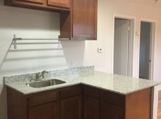 2137 Dickey Ave APT 2E, North Chicago, IL 60064